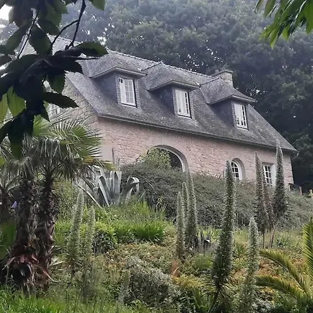 De La * Lezardrieux